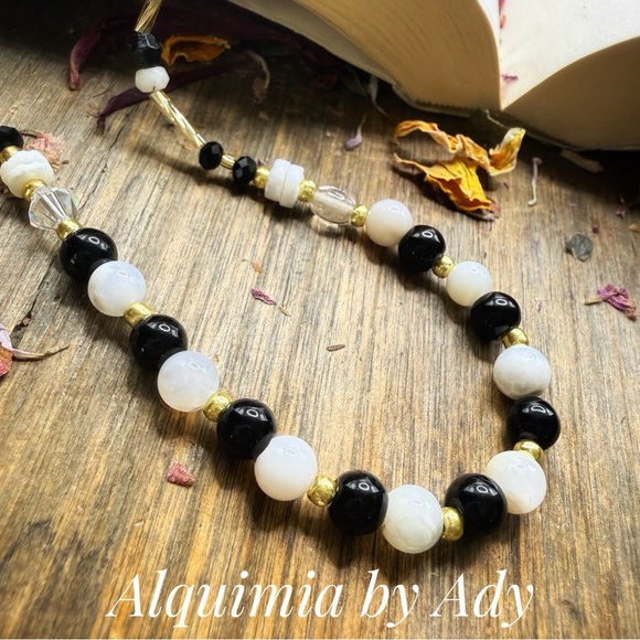 Large White & Black Bead Necklace – YASPIR Alquimia Black and White Beaded Necklace